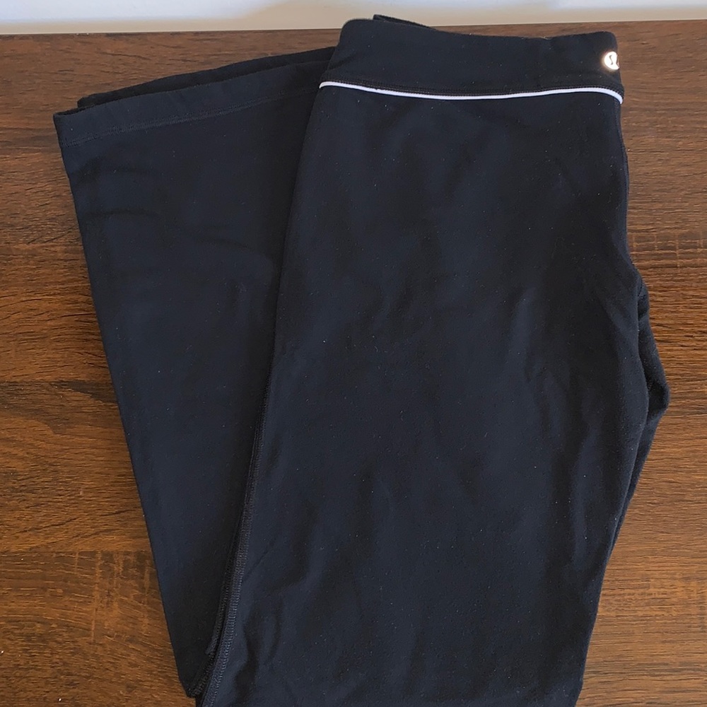LULULEMON BELLBOTTOM LEGGINGS